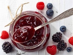 Confiture d’été aux fruits rouges