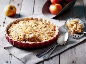 Crumble pommes golden rosées et poires Beurré Hardy cannelle
