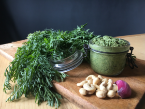 Tartinade de fanes de carottes aux noix de cajou