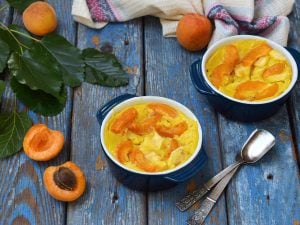 Clafoutis aux pêches et abricots