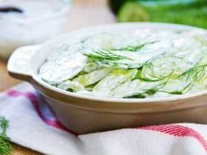 Salade de concombre au yaourt grec