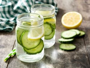 Eau détox concombre et citron