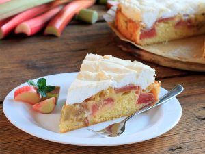 Gâteau renversé à la rhubarbe