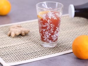 Jus de grenade, orange et gingembre