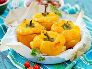 Poivrons farcis au quinoa et aux légumes du soleil