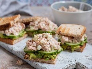 Sandwich club concombre thon fromage frais