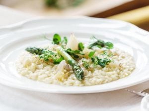 Risotto aux asperges et à la menthe