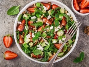 Salade de fraises et avocats