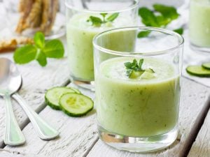 Soupe froide aux concombres