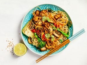 Spaghetti chinois et champignons de Paris