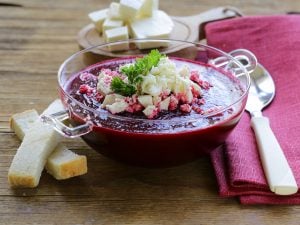 Velouté de betterave rouge et mozzarella