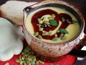Velouté de pâtisson et bacon croustillant