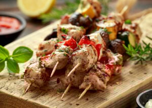 Brochettes de poulet aux poivrons