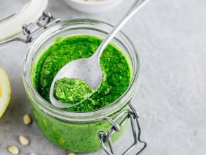 Crème de brocoli au pesto