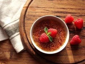 Crème brûlée à la framboise