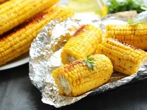 Papillotes de maïs frais