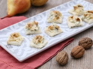 Bouchées apéritives poires et noix
