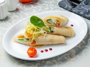 Minis roulés de concombre au chèvre frais
