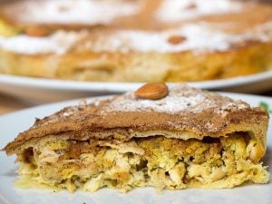 Pastilla de poulet aux dattes