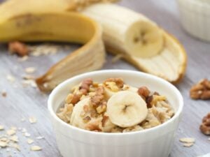 Porridge de banane et ses cerneaux de noix