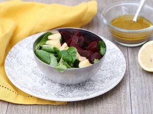 Salade de mâche, betterave et pommes