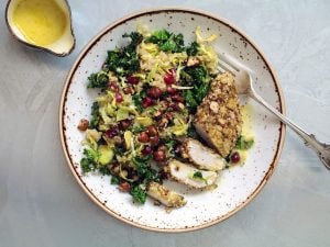 Salade au poulet et noisette