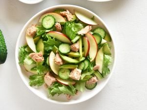 Salade concombre, pomme et avocat