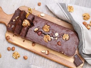 Mi-cuit chocolat, crème de châtaigne et fruits secs