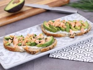 Tartines à l’avocat et au saumon