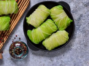 Feuilles de chou frisé farcies