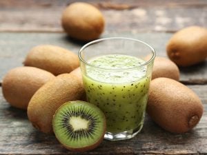 Smoothie pamplemousse et kiwis