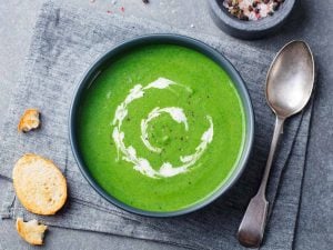 Soupe aux fanes de radis