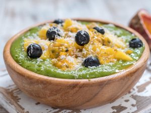 Smoothie bowl ananas-épinards