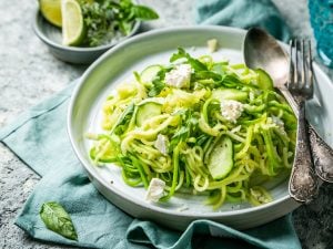 Spaghetti de courgettes et pamplemousse