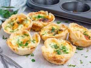 Mini quiches aux petits pois et lardons