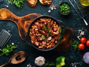 Poêlée de fèves et de pommes de terre nouvelles