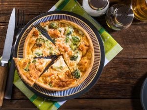 Quiche aux brocolis et aux poivrons