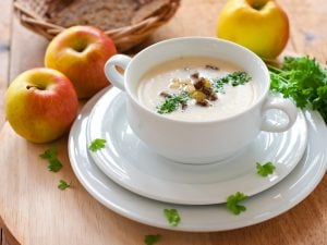 Soupe de céléri-branche et pomme granny