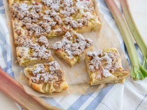 Streusel à la rhubarbe