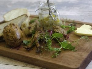 Toasts au cresson et foie gras