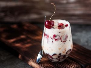 Verrines chocolat, cerise et chantilly au mascarpone