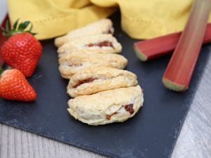 Chaussons fraise-rhubarbe