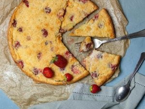 Clafoutis fraise-rhubarbe
