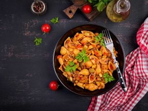 Conchiglies au boeuf et fanes de carottes