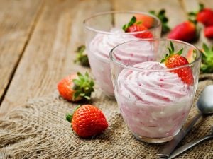Crème à la vanille et aux fraises