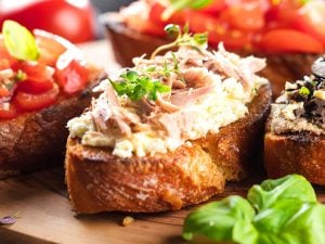 Minis bruschettas aux légumes du soleil