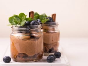 Mousse au chocolat et aux myrtilles