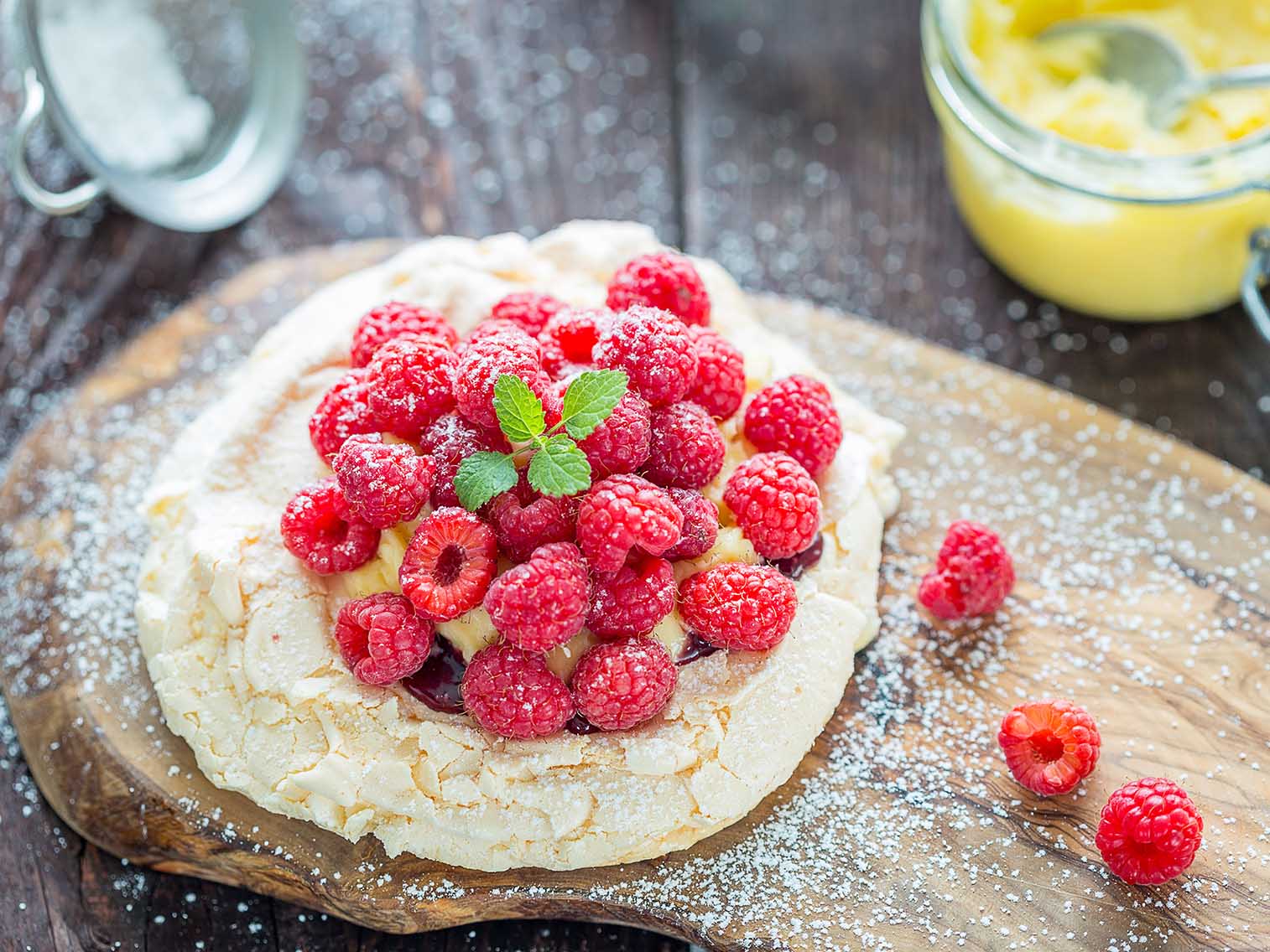 Pavlova aux fraises et framboises