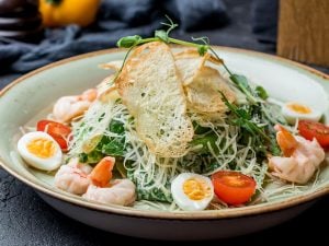 Salade façon César aux crevettes