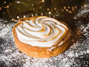 Tarte à l’orange sanguine meringuée